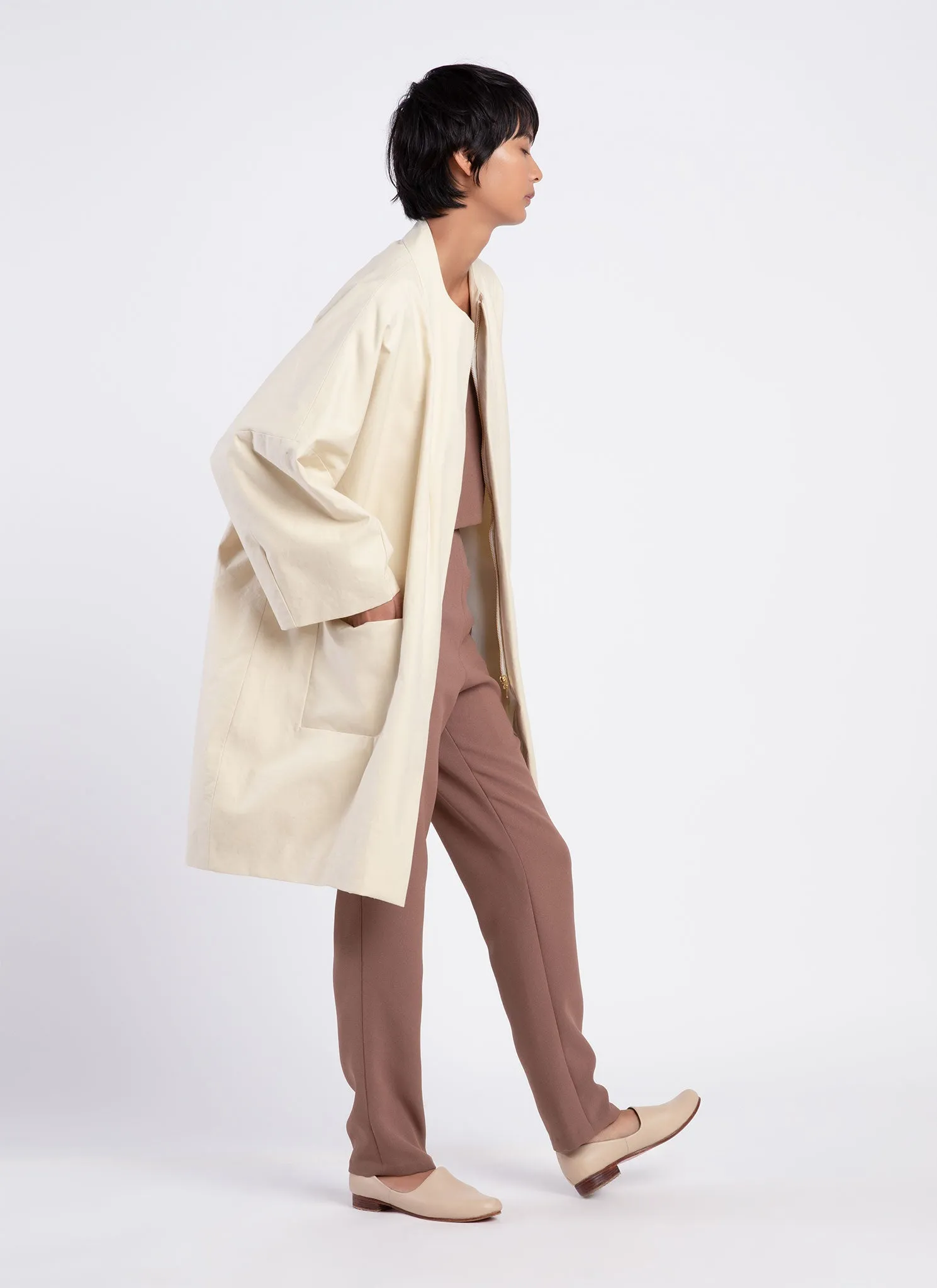 Arum Long Dropped Sleeve Zipper Coat in Off White (As Is)