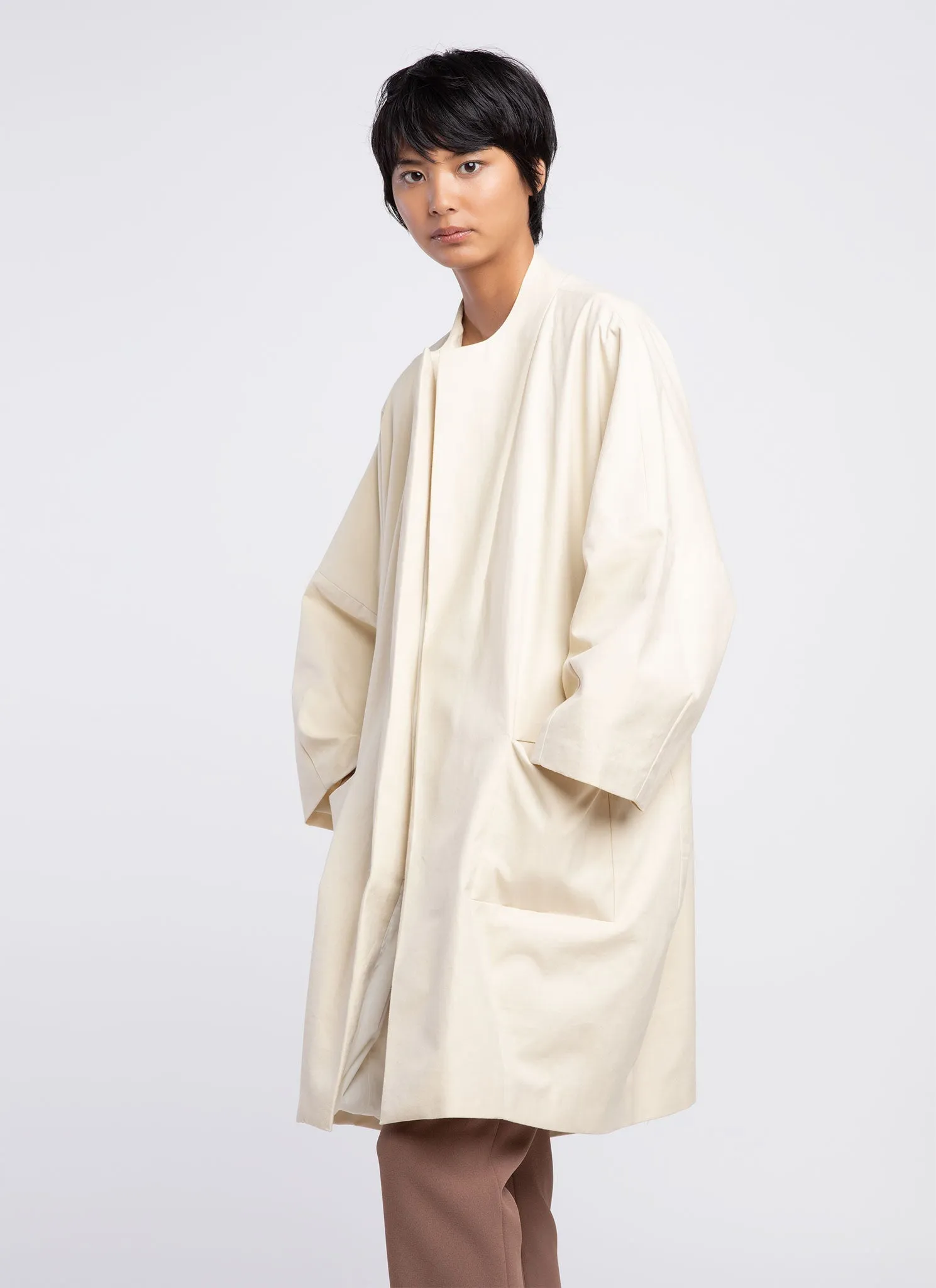Arum Long Dropped Sleeve Zipper Coat in Off White (As Is)