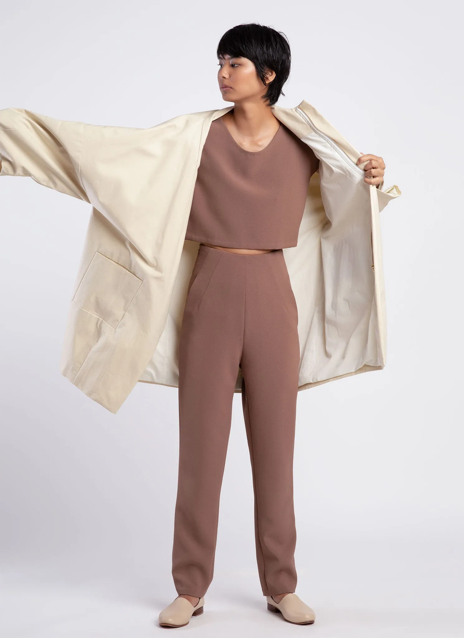 Arum Long Dropped Sleeve Zipper Coat in Off White (As Is)