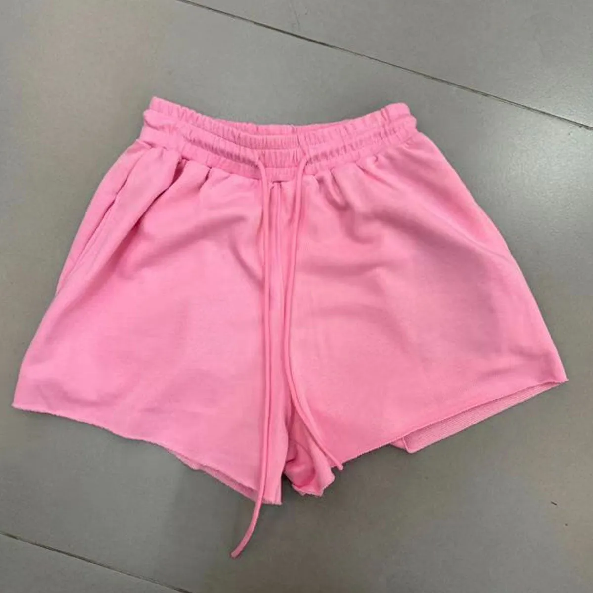 coloured short